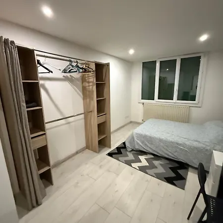 Apartmán T4 Avec Parking Privee Et Balcon !