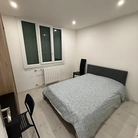 Apartmán T4 Avec Parking Privee Et Balcon ! Nîmes